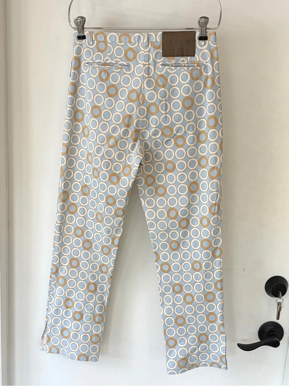 Valentino Jeans 5 pocket pants, lt blue, tan circles, cropped, hem slits, 26,GUC - Picture 4 of 13